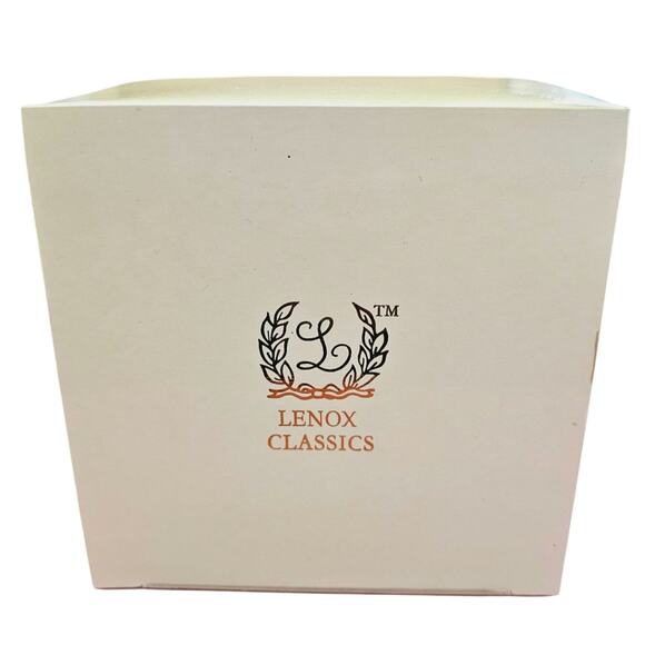 Lenox Grinch Classic Ornaments 'A Very Grinchy Christmas' Ornament Box & Cert. - Picture 7 of 7